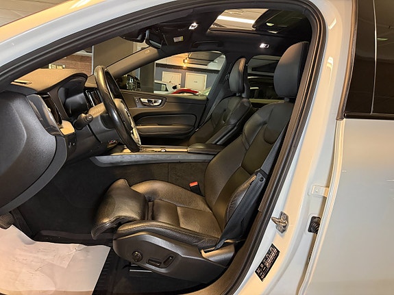 Volvo XC60 6 of 15