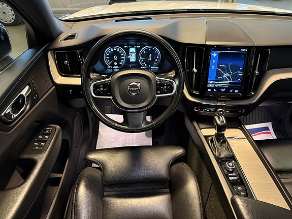 Volvo XC60 10 of 15