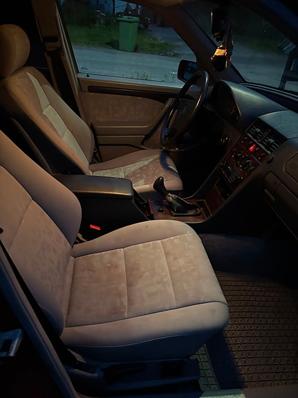 Mercedes-Benz C220 6 of 6