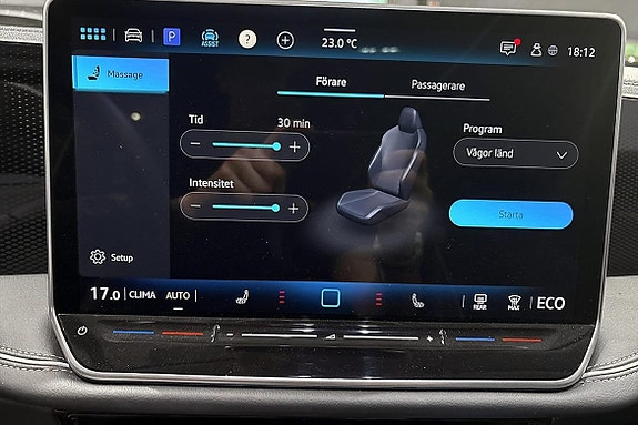 Volkswagen Passat 18 of 21