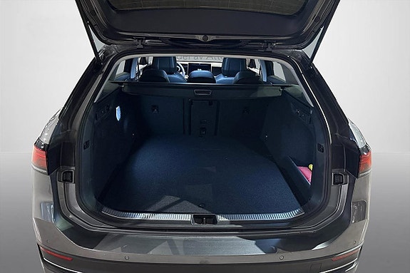 Volkswagen Passat 10 of 21