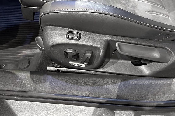 Volkswagen Passat 16 of 21