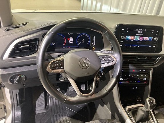 Volkswagen T-Roc 7 of 15