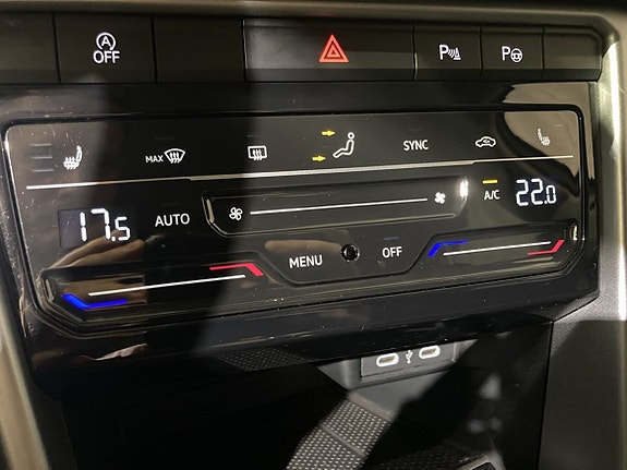 Volkswagen T-Roc 9 of 15