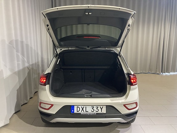 Volkswagen T-Roc 13 of 15