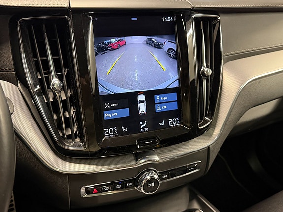 Volvo XC60 14 of 29