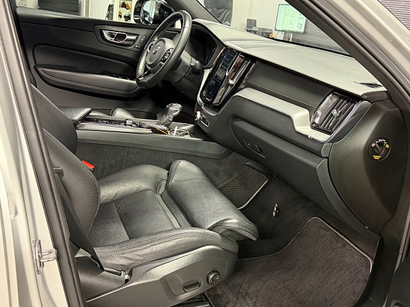 Volvo XC60 25 of 29