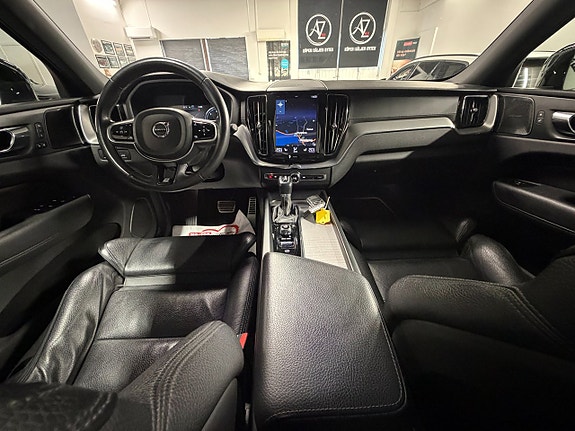 Volvo XC60 10 of 29