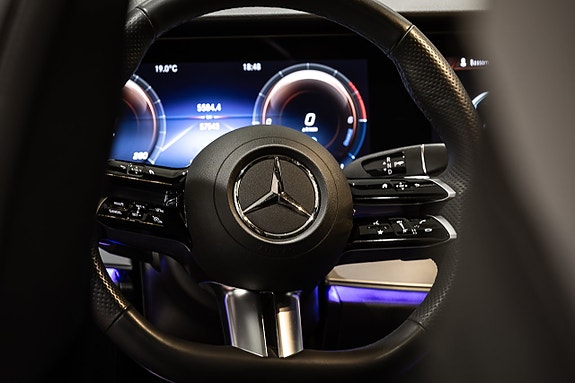 Mercedes-Benz E300 de 16 of 18
