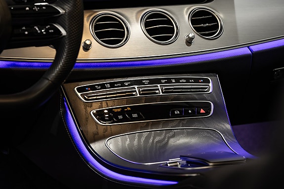 Mercedes-Benz E300 de 15 of 18