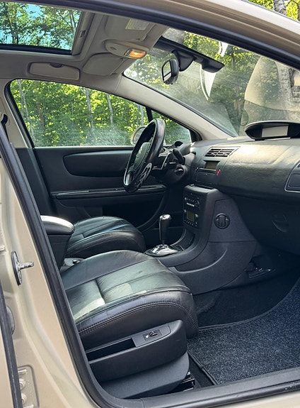 Citroen C4 9 of 12