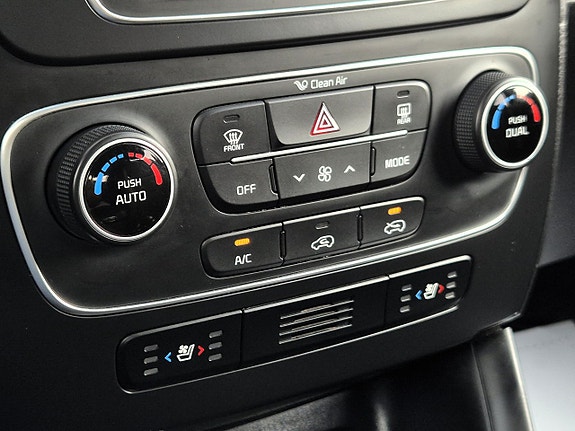 Kia Sorento 18 of 26