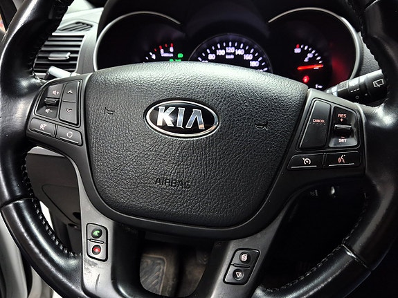 Kia Sorento 15 of 26
