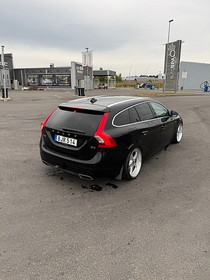 Volvo V60 3 of 9