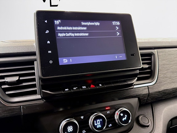 Renault Trafic 15 of 15