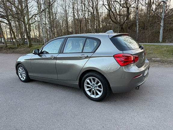 BMW 118i 3 of 7