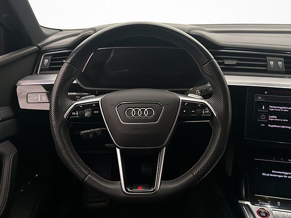 Audi e-tron S 15 of 30