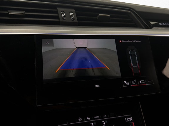 Audi e-tron S 21 of 30