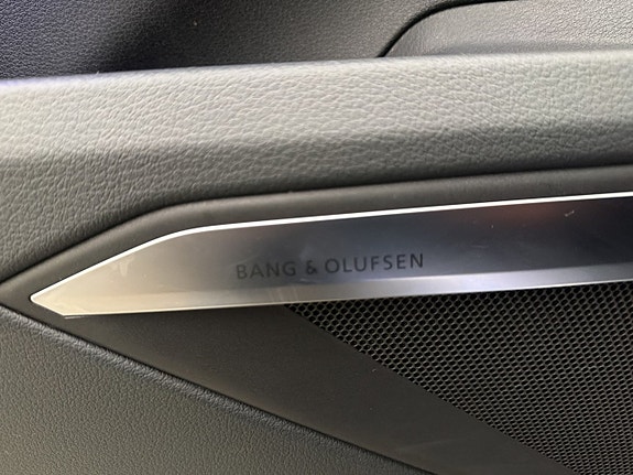 Audi e-tron S 11 of 30
