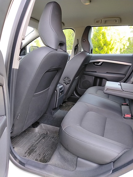 Volvo XC70 11 of 15