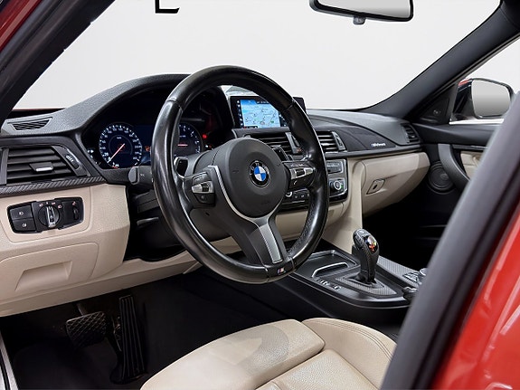 BMW 330i 14 of 17