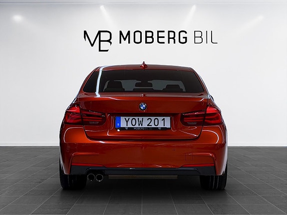 BMW 330i 6 of 17