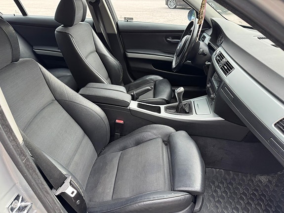 BMW 325i 3 of 3