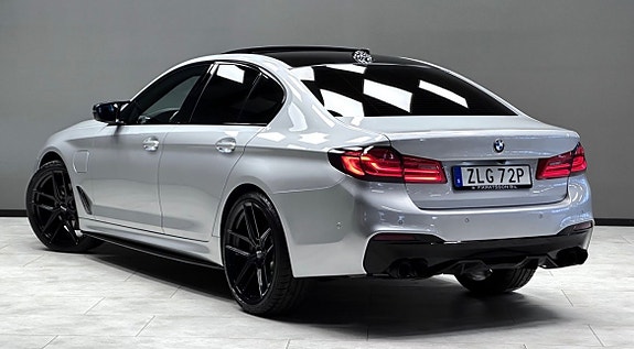 BMW 530e 3 of 17