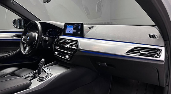BMW 530e 16 of 17