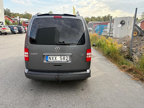 Volkswagen Caddy Maxi 4 of 11