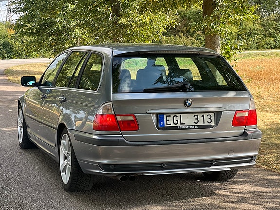 BMW 325i 4 of 18