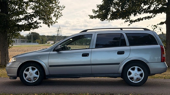 Opel Astra 8 of 15