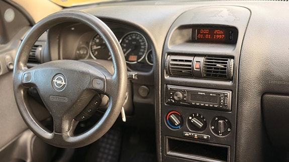 Opel Astra 9 of 15