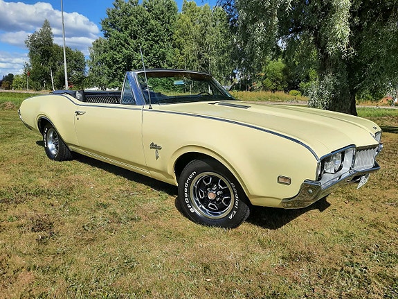 Oldsmobile Cutlass 2 of 27