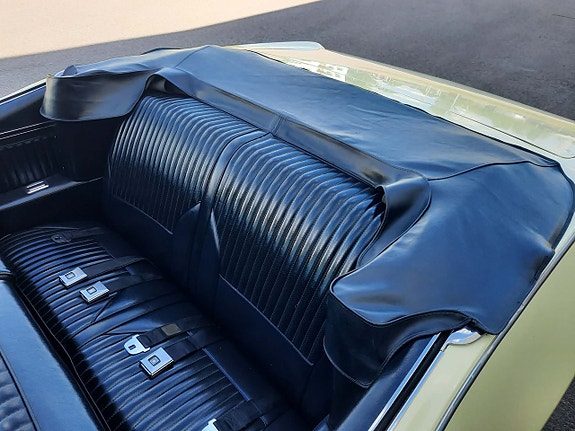 Oldsmobile Cutlass 18 of 27