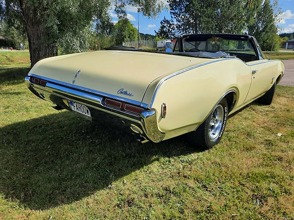 Oldsmobile Cutlass 3 of 27