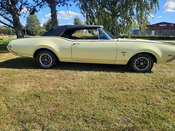 Oldsmobile Cutlass 4 of 27