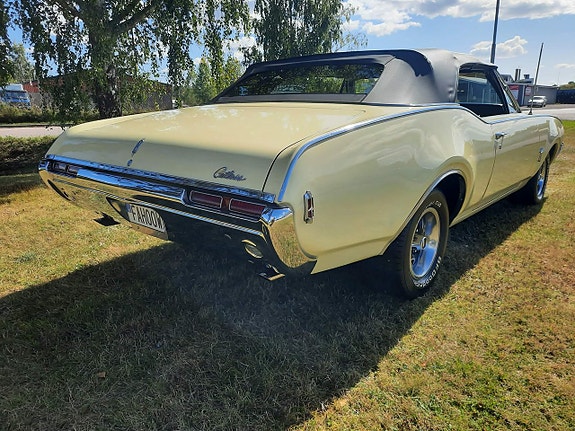 Oldsmobile Cutlass 8 of 27