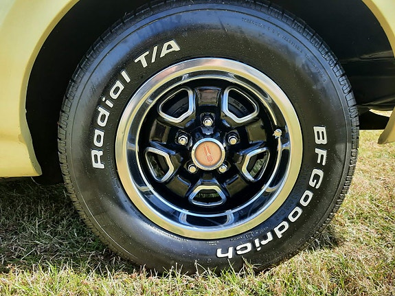 Oldsmobile Cutlass 23 of 27