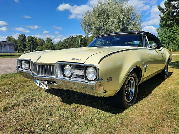 Oldsmobile Cutlass 27 of 27