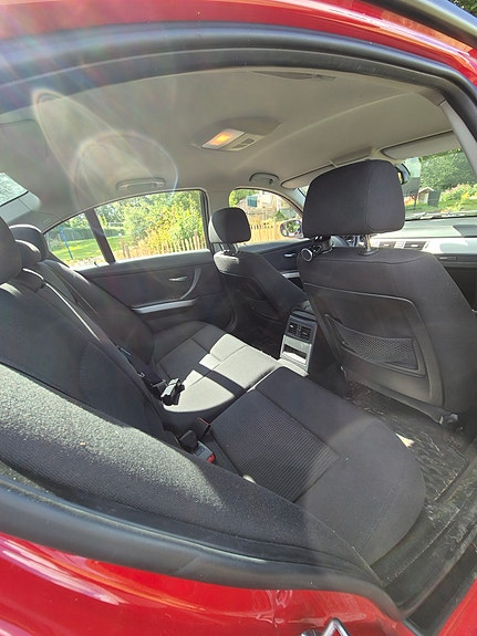 BMW 318d 5 of 5