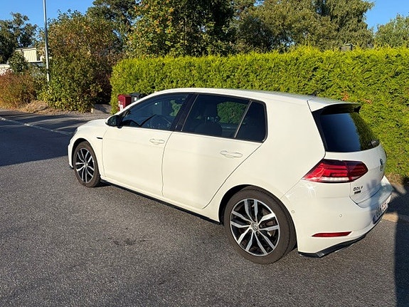 Volkswagen Golf VII 2 of 7