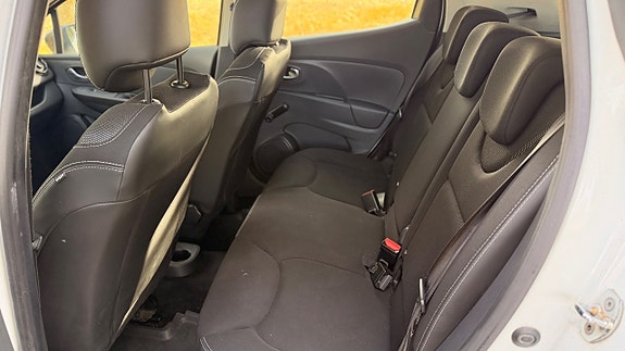 Renault Clio 12 of 17