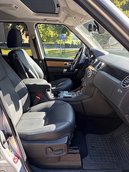 Land Rover Discovery 4 12 of 15