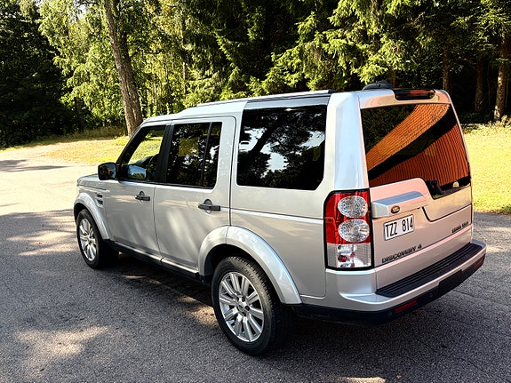 Land Rover Discovery 4 2 of 15