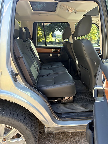 Land Rover Discovery 4 10 of 15