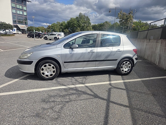 Peugeot 307 2 of 6