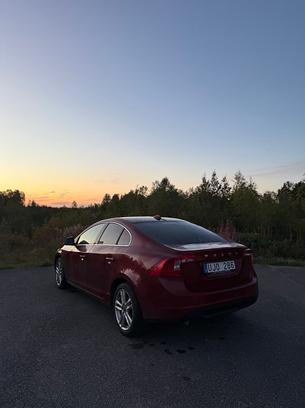 Volvo S60 8 of 9