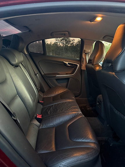 Volvo S60 7 of 9