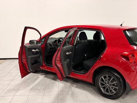 Toyota Auris 12 of 26